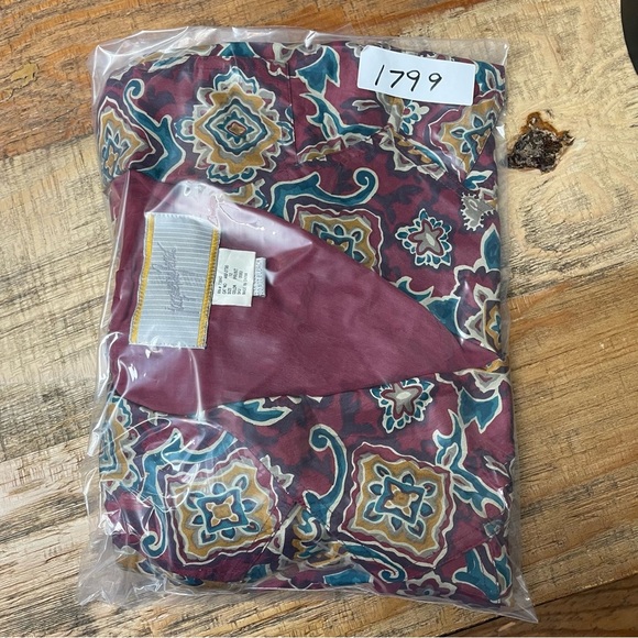 90's Over sized Silk Geometric Jacket Abstract art to wear burgundy - Picture 10 of 10